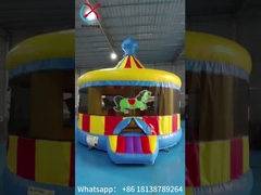 Komersial Carousel Bounce House Inflatable Taman Hiburan Jumping House Inflatable Bouncer Untuk Anak-anak