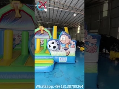 Anak-anak PVC Inflatable Bouncer Combo Dengan Slide Tema Sepak Bola Castle Playground