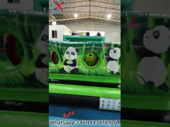 Balapan rintangan yang tertiup Panda Jumping Castle Taman bermain