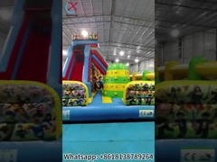Rumah Bouncy LEGO yang bisa diisi dengan Slide Combo
