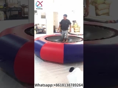 Permainan Air Tiup Trampolin Terapung Air Tiup Dengan Pompa