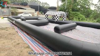 Kegembiraan Foosball Manusia Tiup Raksasa