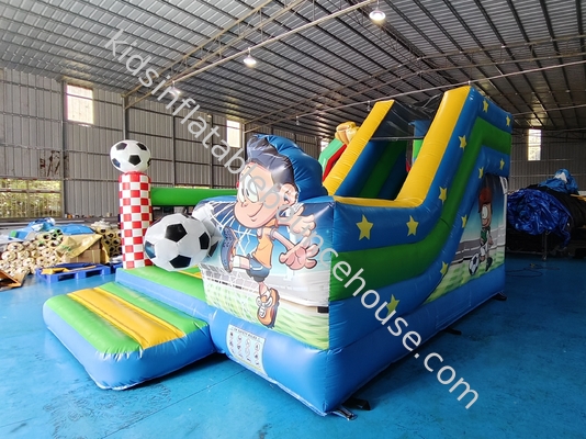 Anak-anak PVC Inflatable Bouncer Combo Dengan Slide Tema Sepak Bola Castle Playground
