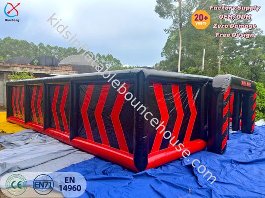 Komersial Mega Inflatable Maze Labyrinth Hitam-Merah Inflatable Maze Game Untuk Acara